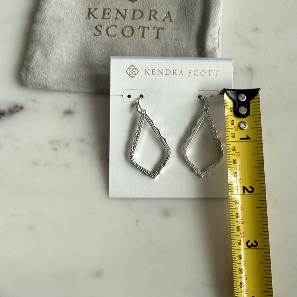 Kendra Scott Sophee Drop Earrings in Silver